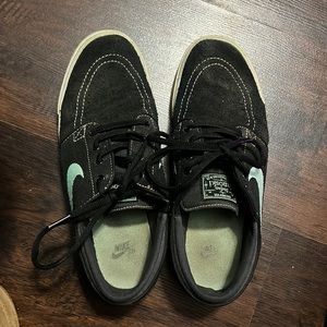 Nike skateboarding shoes